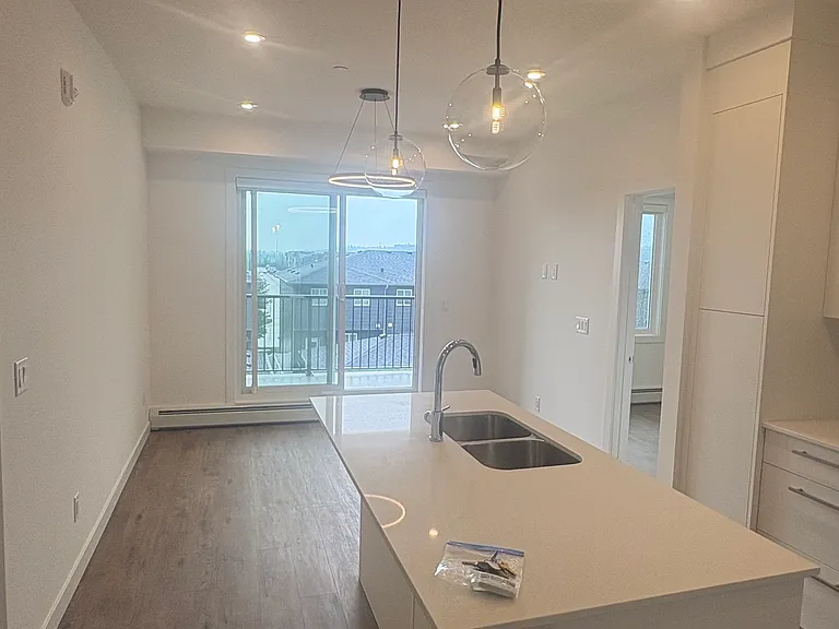 265 Wolf Willow Blvd SE — Photo 2
