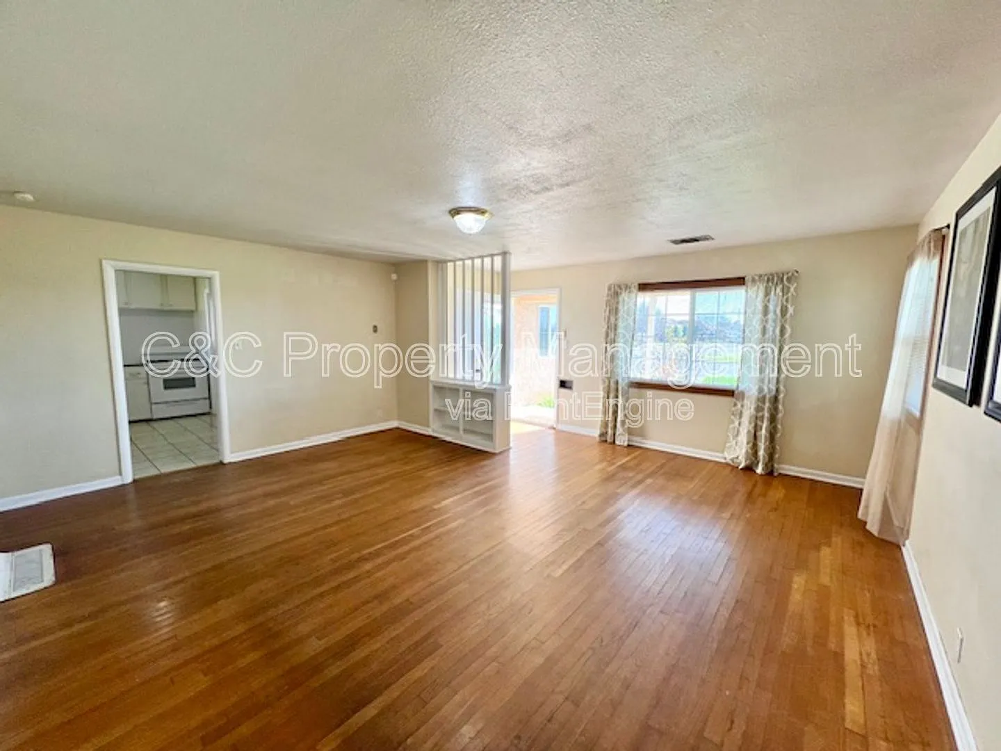 2 bed, 1.0 bath, 891 sqft, $1,500 — Photo 3
