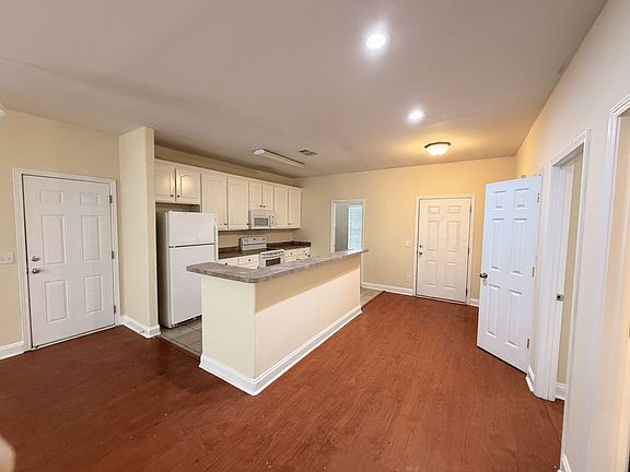 4th image of 131 Bull Bay Dr