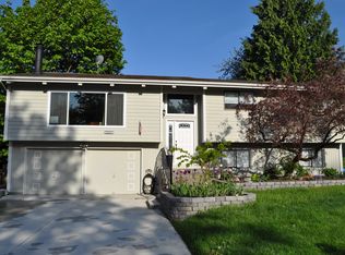 20110 47th Ave NE, Lake Forest Park, WA 98155