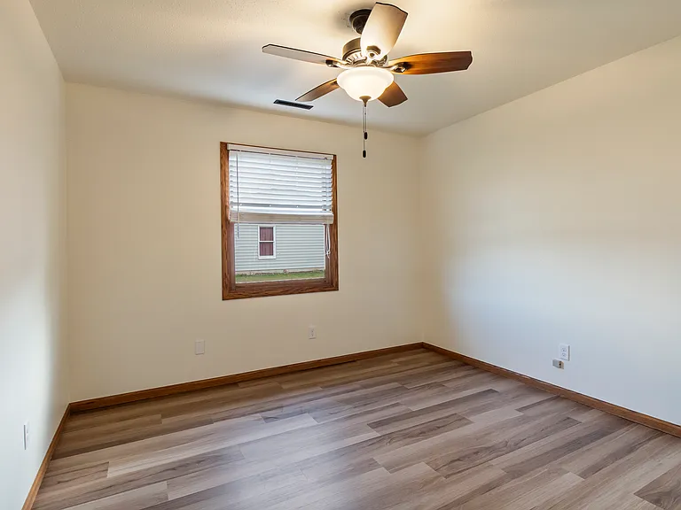 908 Donna Ave #5 — Photo 8
