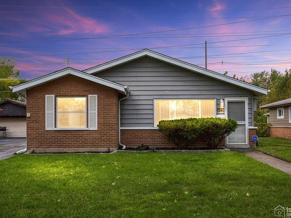 1st image of 1240 Balmoral Ave
