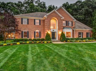 16 Tree Top Ln, Chatham, NJ 07928