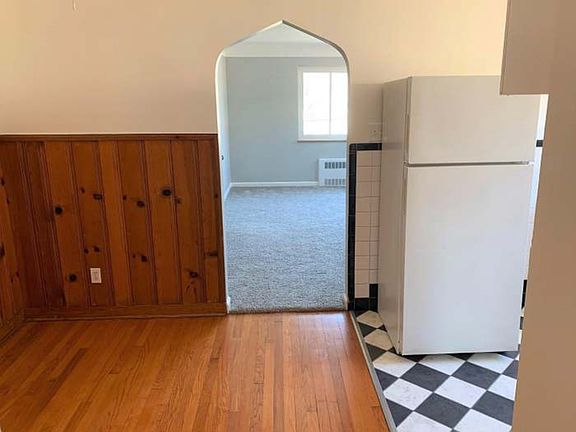 5th image of 3210 Glenmore Ave #4
