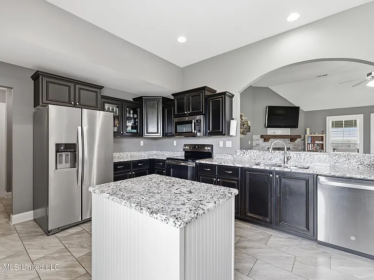 5353 Keating Dr — Photo 11