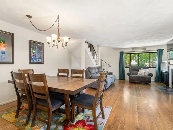 193 Farrwood Dr Unit 193, Haverhill, MA 01835
