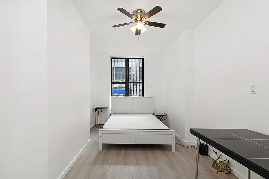 239 West 26th Street — Photo 3