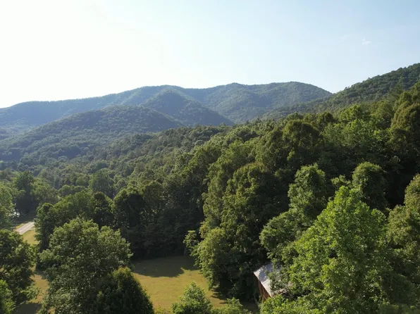 9222 Roan Creek Rd, Butler, TN 37640