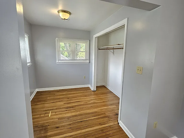 208 E Main St — Photo 24