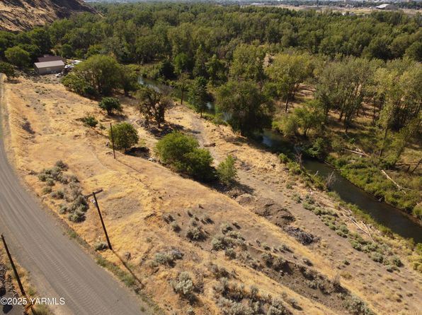 740 Rest Haven Rd, Yakima, WA 98901