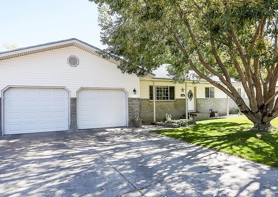 1st image of 840 Coachman Dr