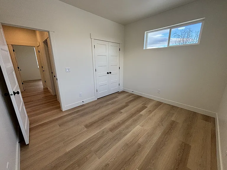 412 E 34 S — Photo 14