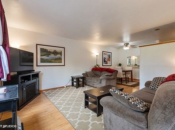 3rd image of 34W939 Stanton Dr APT C