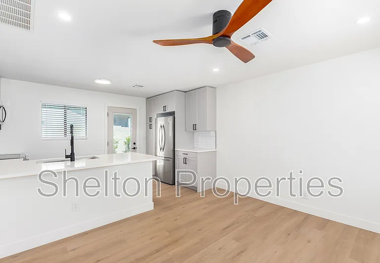 616 N 10th Ave #G — Photo 5