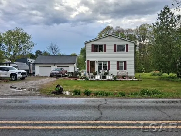 10505 Hall Rd, Whitmore Lake, MI 48189