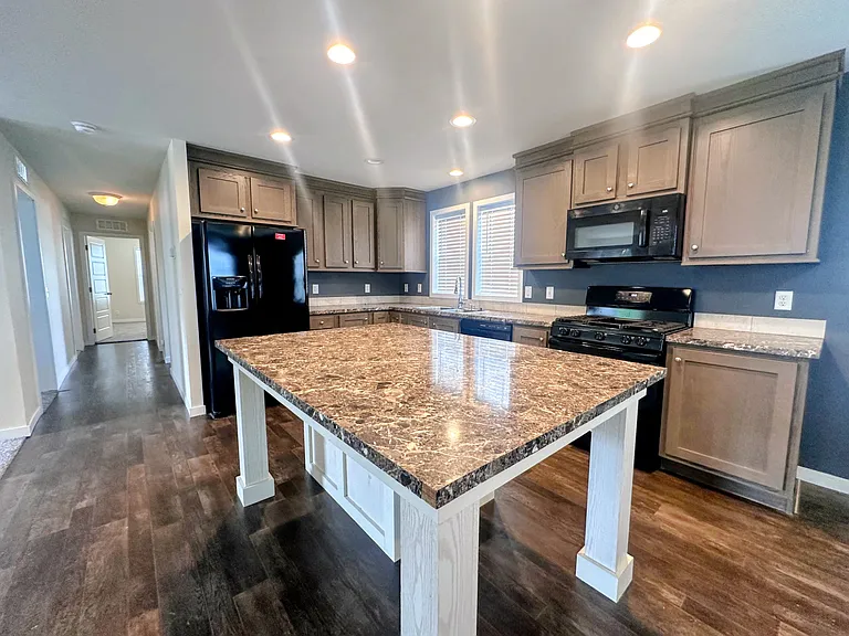 Hunters Glen — Photo 15
