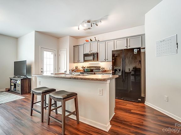 4th image of 7618 Galvin St