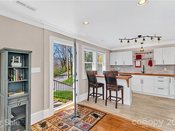 5th image of 30 Johnson Hill Dr