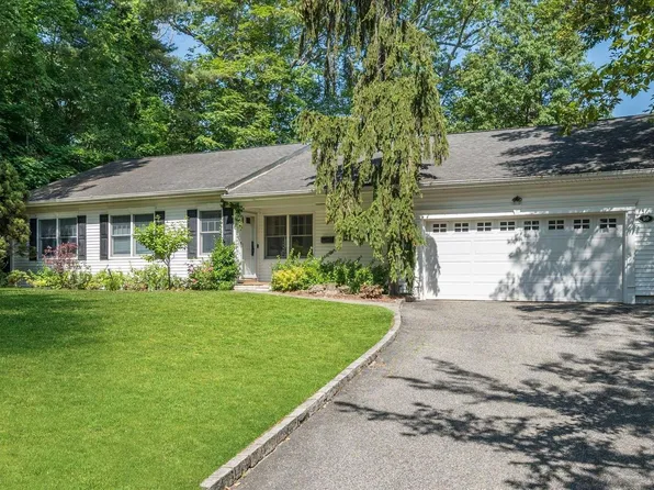 60 Fir Drive, East Hills, NY 11576