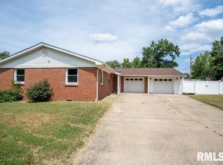 600 Indian Hill Dr, Herrin, IL 62948