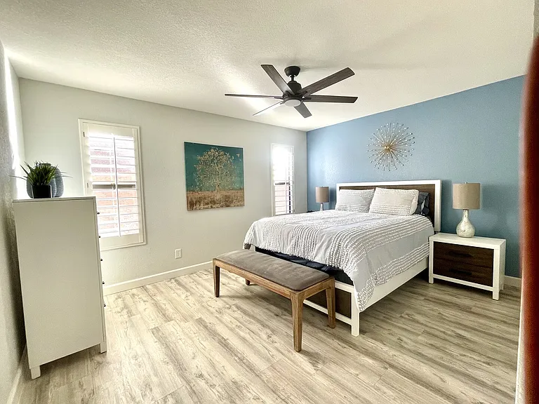 E Winchcomb Dr — Photo 4