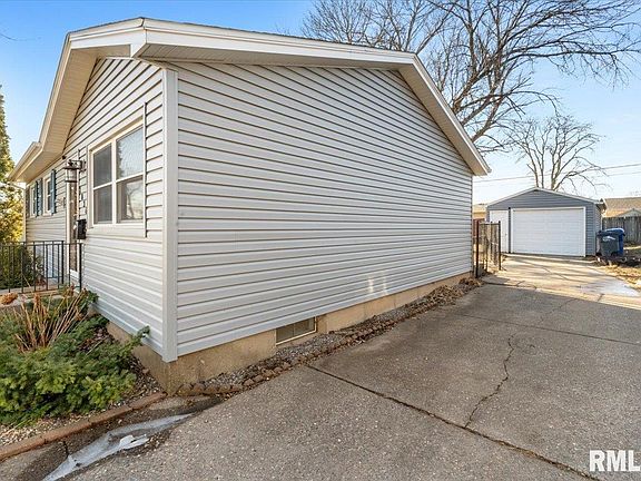 3rd image of 2836 Cypress Dr