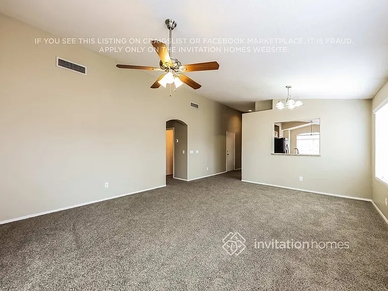 2122 S 114th Ave — Photo 4