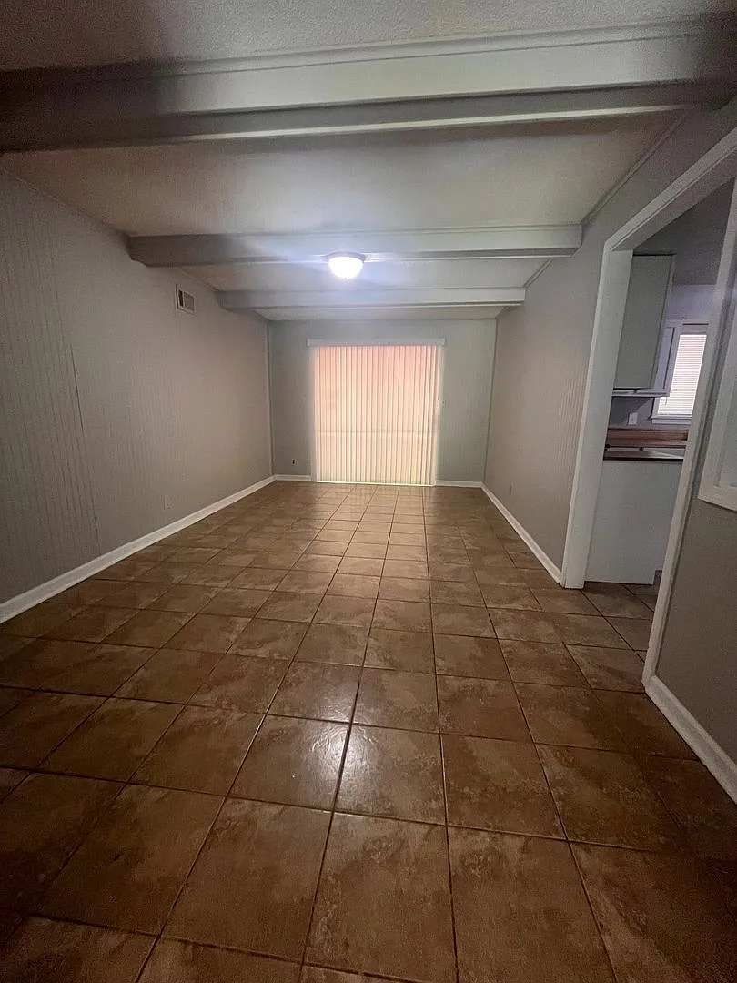 Great Property in quite Neighborhood — Photo 3