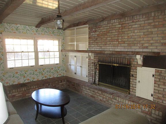 5th image of 3221 Blossom Ln