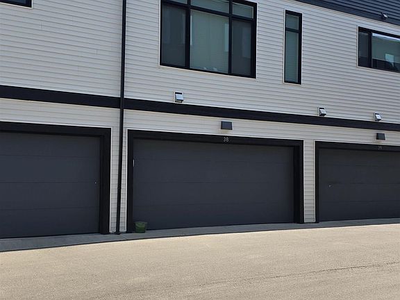 2nd image of 1729 Keene Cres SW #38