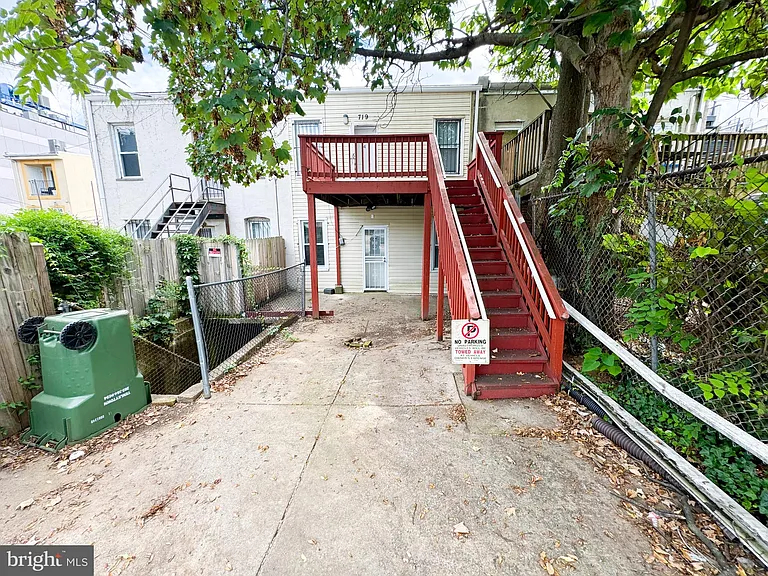 719 Euclid St NW #4 — Photo 9