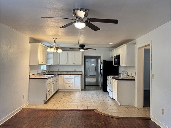 3rd image of 421 E F St
