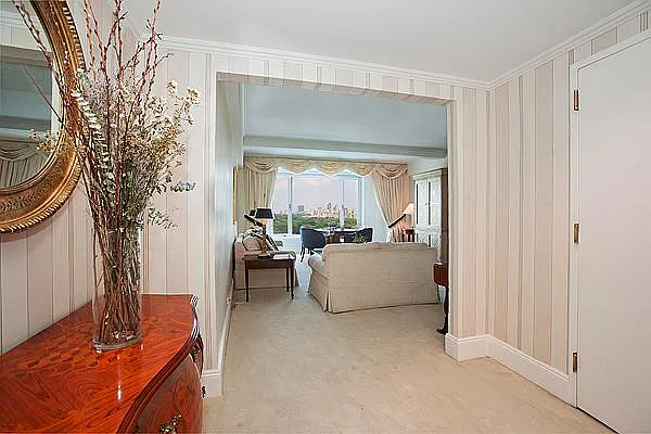 Rented by CitiSuites International Realty | media 30