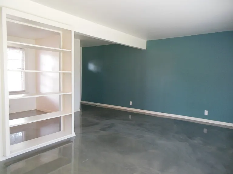 1005 Houston St — Photo 5