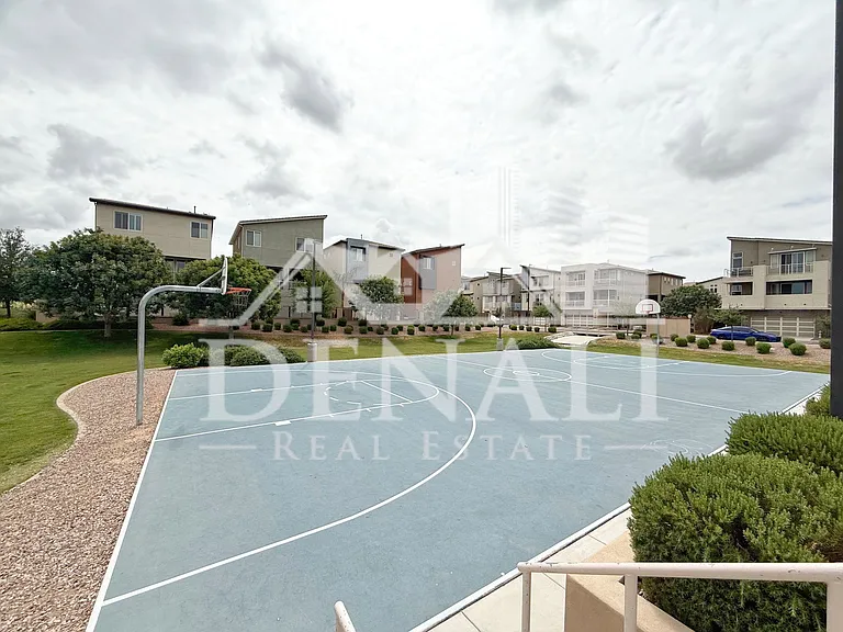 1729 W Myrna Ln — Photo 34