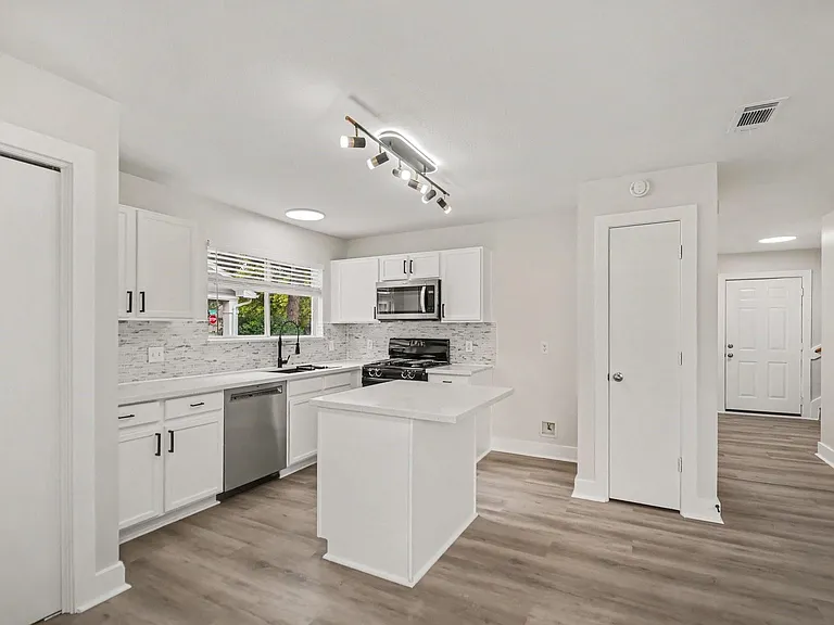 431 Laurel Timbers Dr — Photo 5
