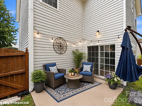 3rd image of 6207 Blue Ash Ln