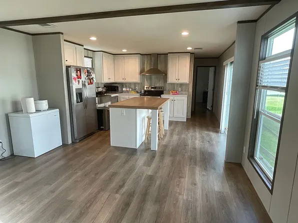 5859 Tom Hebert Rd Trailer 225, Lake Charles, LA 70607