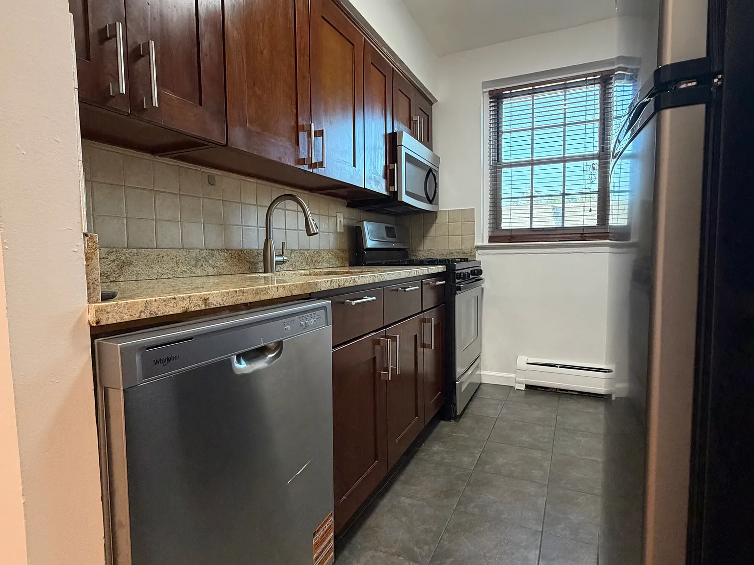 1 bed, 900 sqft, $2,200 — Photo 4