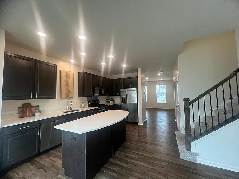285 Lakeshore Dr — Photo 8