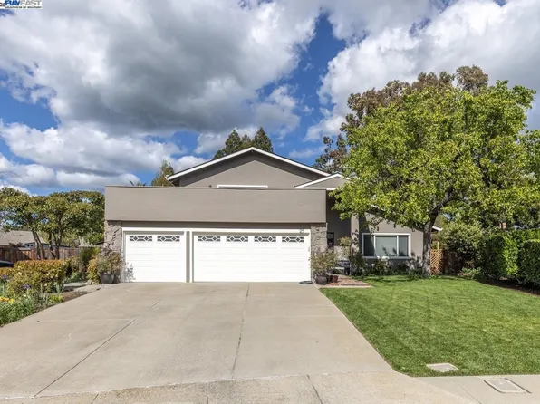 25 Saint Joan Ct, Danville, CA 94526