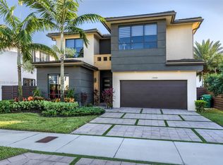 15880 SW 136th Ter, Miami, FL 33196