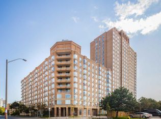 11 Thorncliffe Park Dr #714, Toronto, ON M4H 1P3