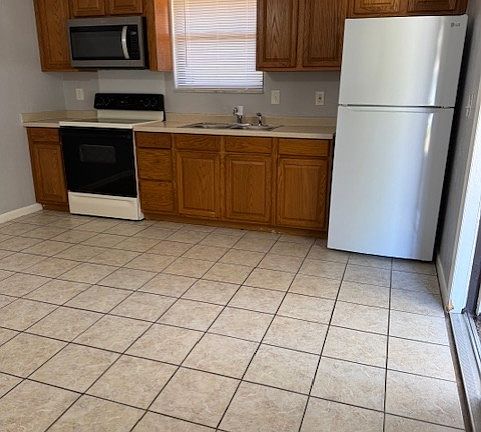 2nd image of 8559 Tamara Ct
