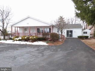 111 Carver Ln, Royersford, PA 19468