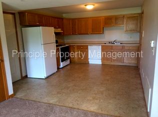 922 School St, Washington, IL 61571