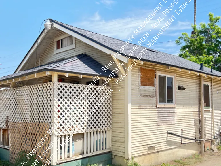 168 N F St — Photo 10