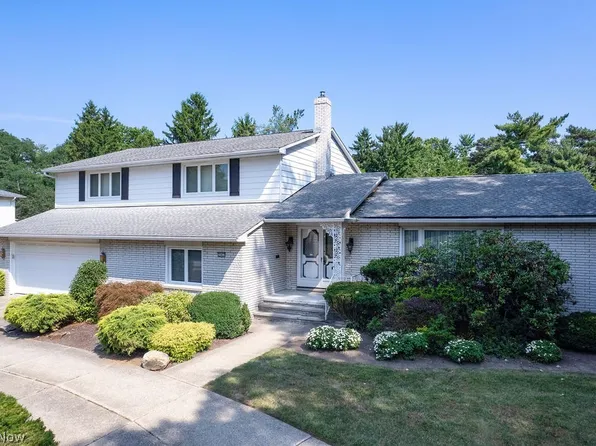 25451 Hilltop Dr, Beachwood, OH 44122