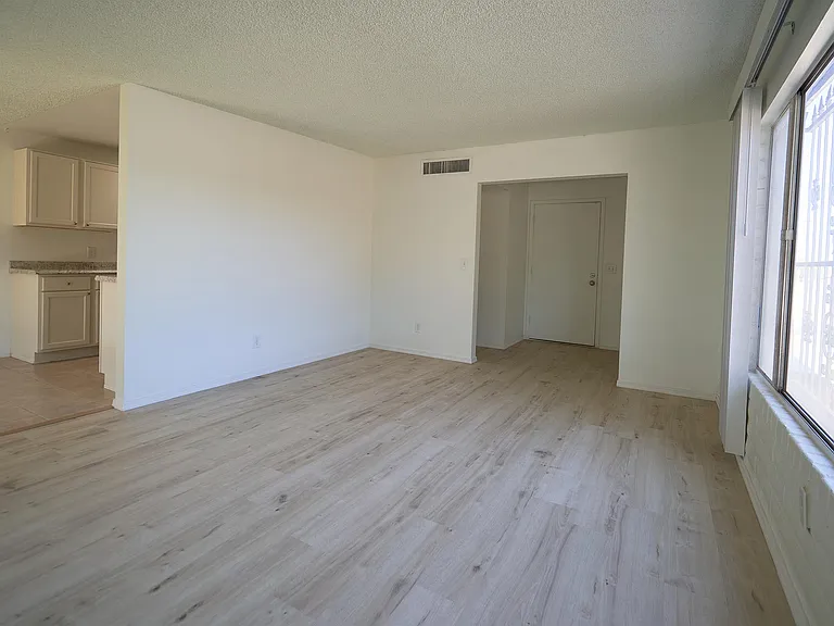 3410 S Mann Ave — Photo 3