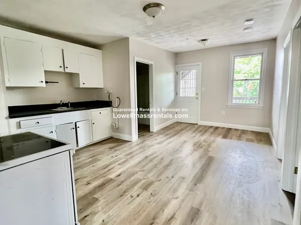 603 Broadway St APT 2R, Lowell, MA 01854